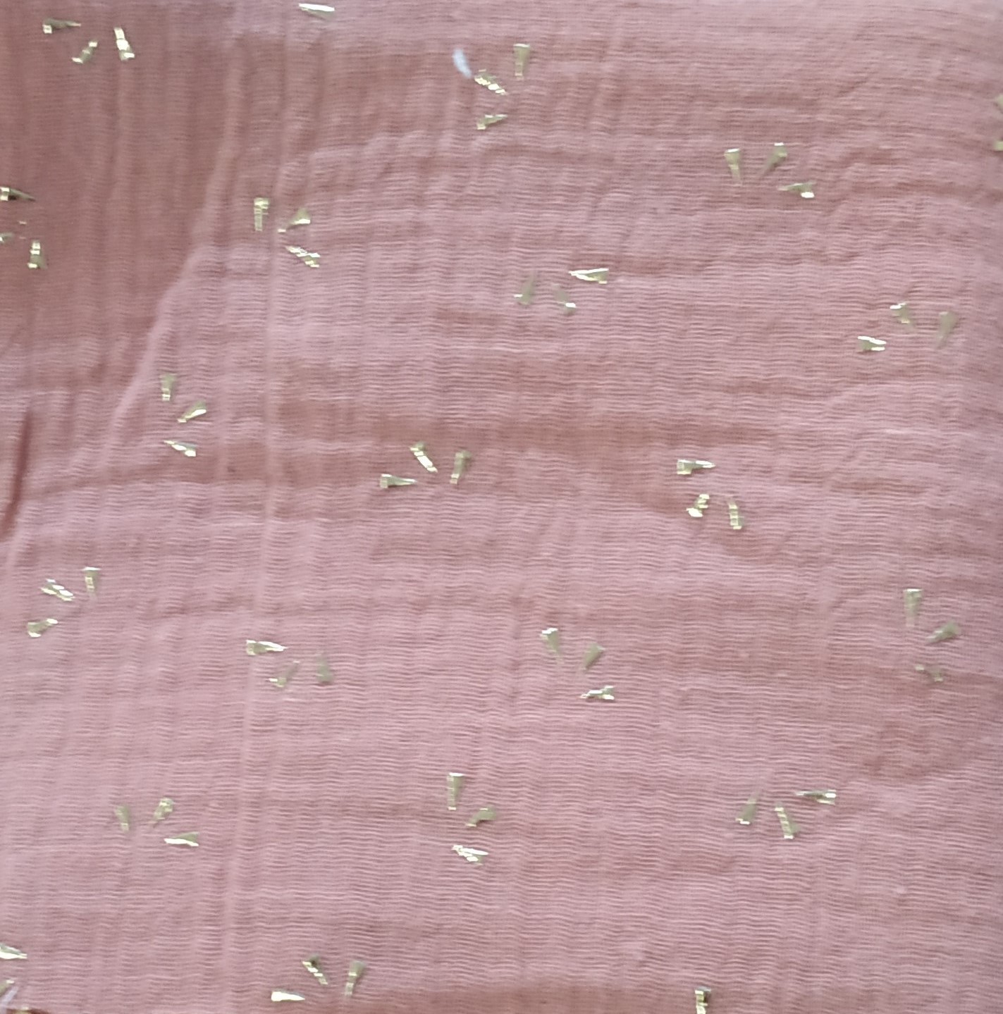 Rose à motifs dorés 