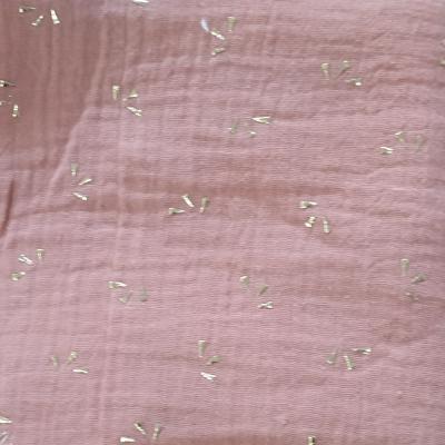 Rose à motifs dorés 