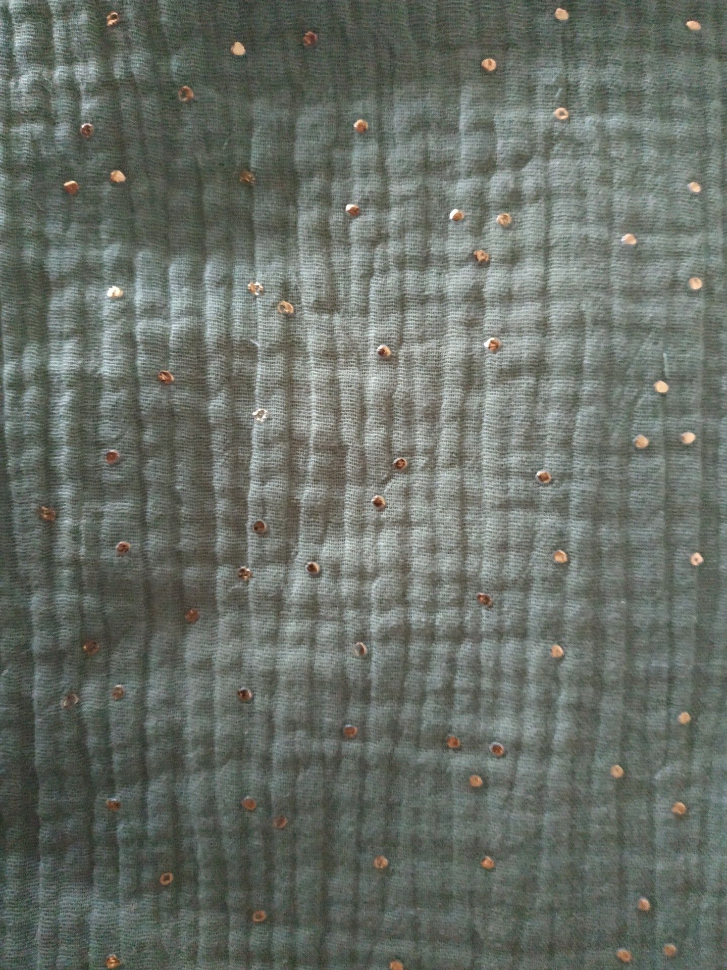 Kaki à pois dorés