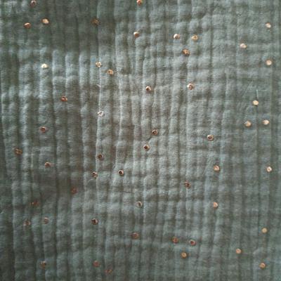 Kaki à pois dorés