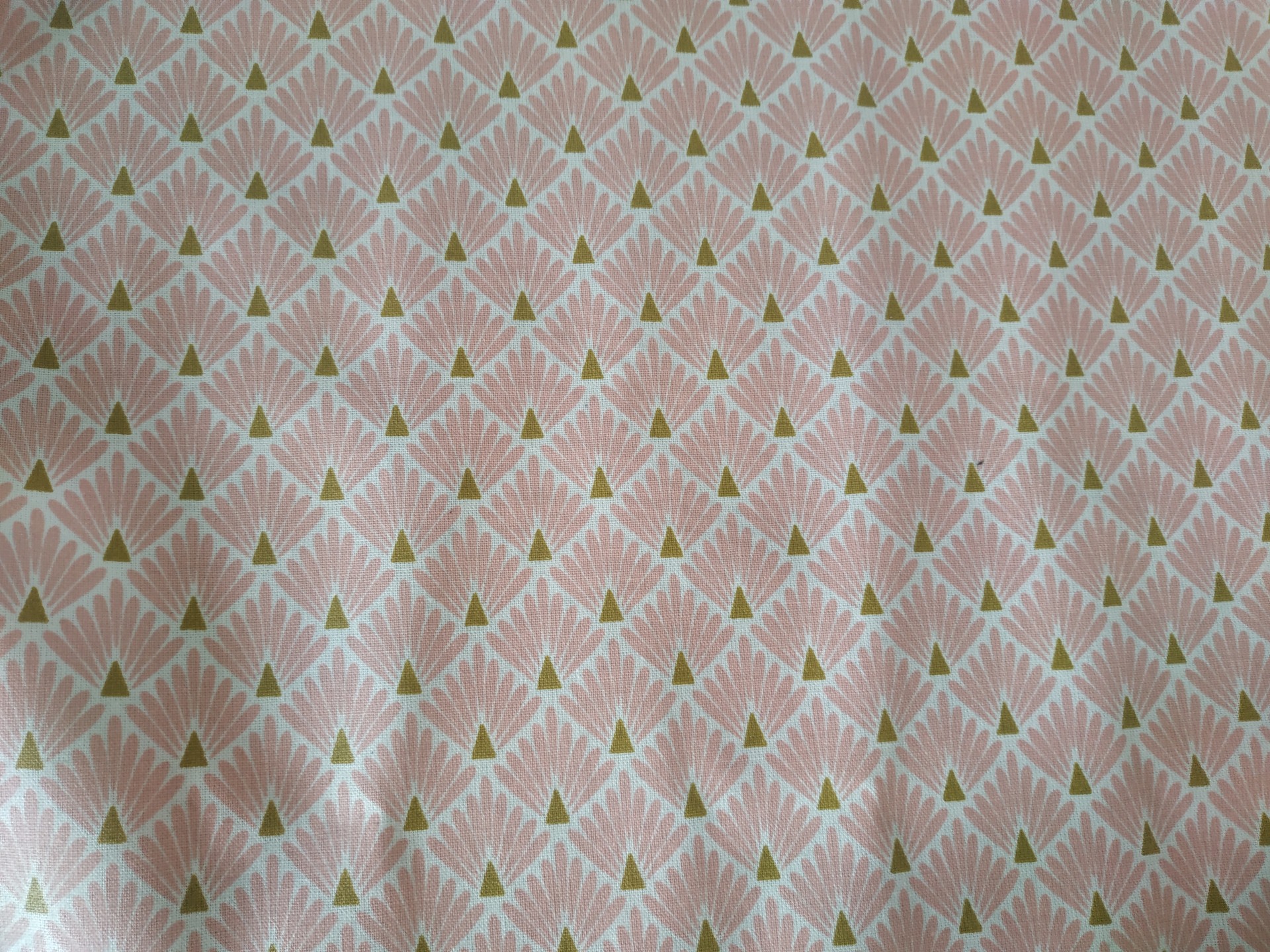 Eventail rose et or